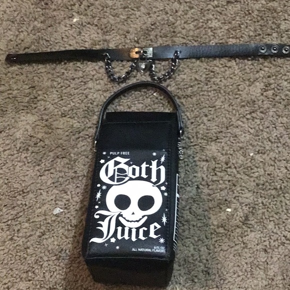 Hot Topic Handbags - Goth juice crossbody bag & heart choker